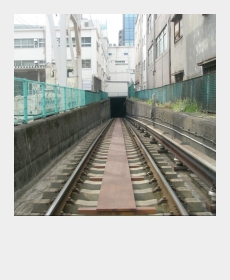 電車はどこから入れたの？