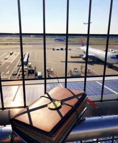 成田空港にて